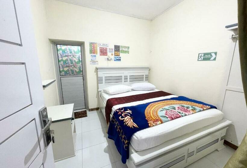 Пансион Rumah Umi Awr