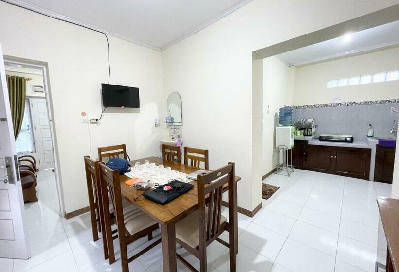 Пансион Rumah Umi Awr