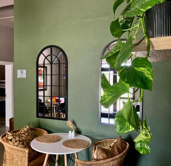 פנסיון The Merino Guest House