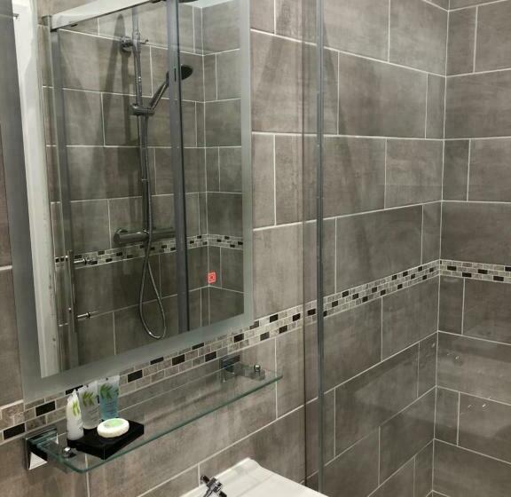 פנסיון The Old Lodge Guest House