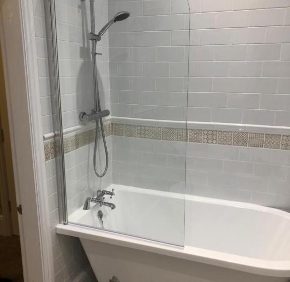 פנסיון The Old Lodge Guest House