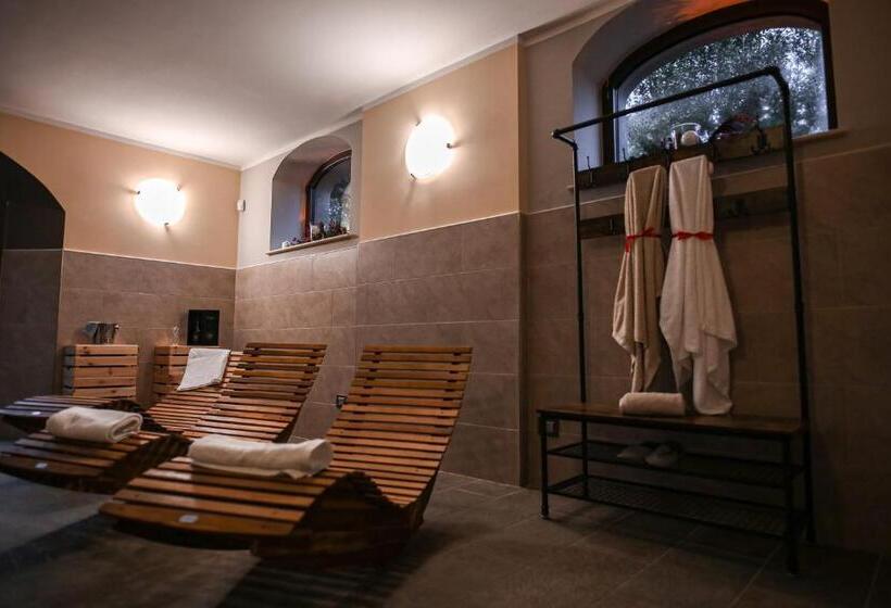 אתר נופש Castello Di Pandora