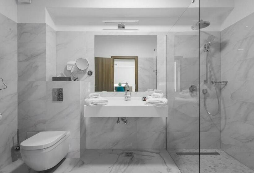 Aparthotel Pietroasa