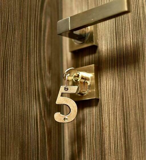 مبيت وإفطار Bacchus Pub és Panzió