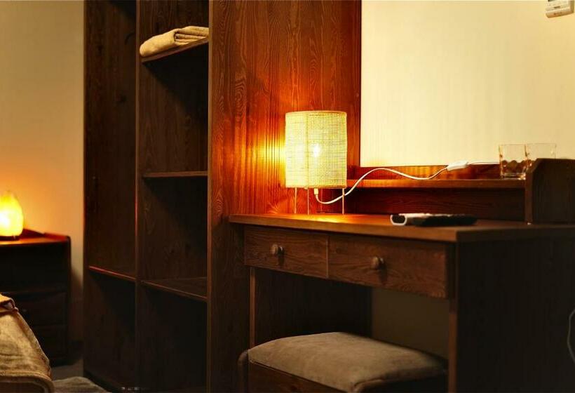 ベッドアンドブレックファースト Bacchus Pub és Panzió