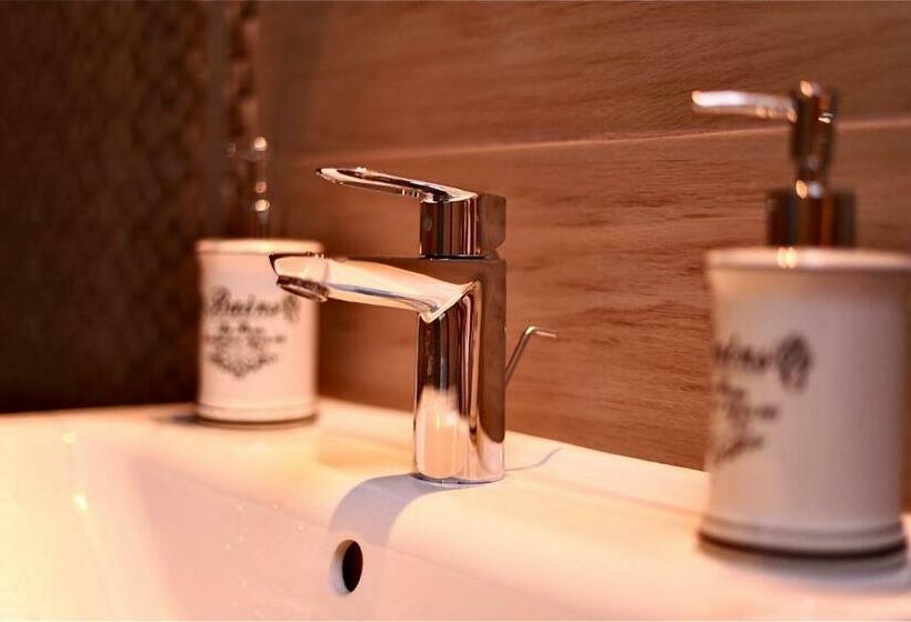 ベッドアンドブレックファースト Bacchus Pub és Panzió