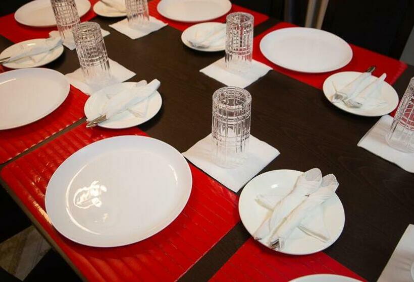 ベッドアンドブレックファースト Veke Executive Lodge & Event Center