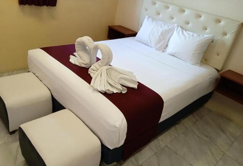 هتل Las Flores Campeche