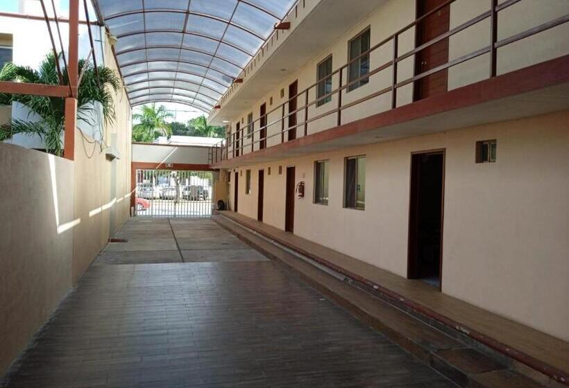 هتل Las Flores Campeche