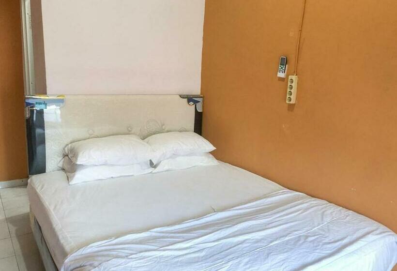 호텔 Celly Homestay Samarinda Redpartner