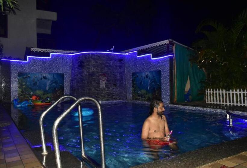 فندق Coastal Bay Inn By Gemstone Hospitality