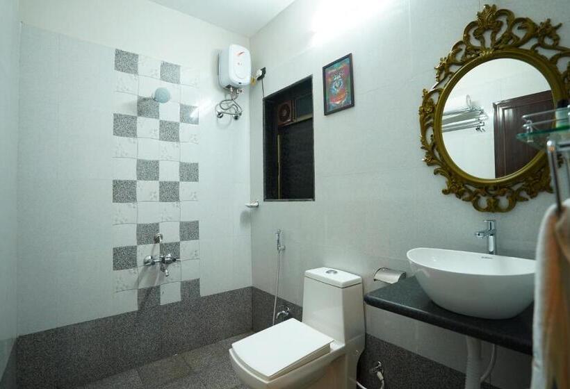 فندق Coastal Bay Inn By Gemstone Hospitality