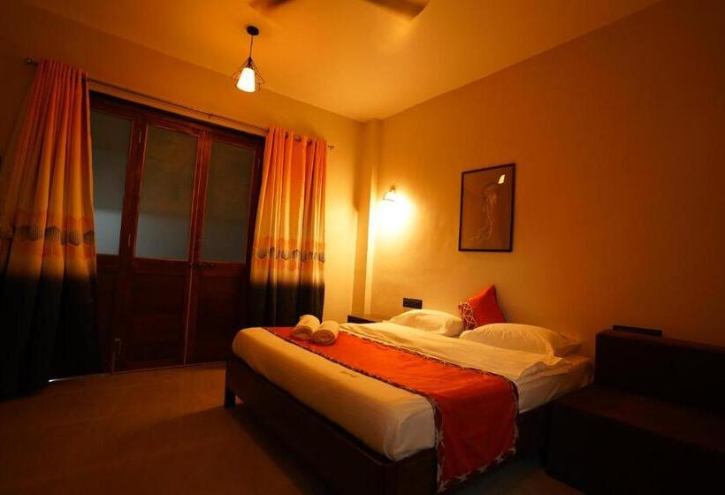 فندق Coastal Bay Inn By Gemstone Hospitality