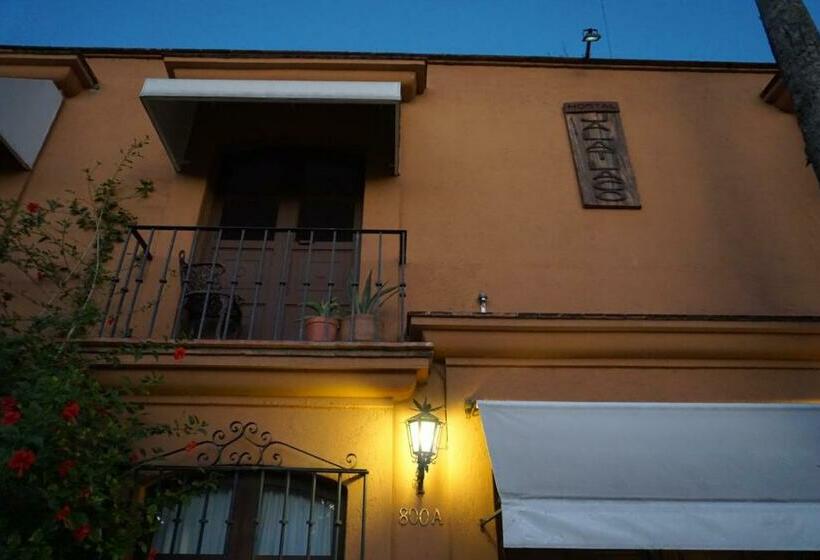 Отель Alojamiento Jalatlaco   Car Rental! Estacionamiento En La Calle Sujeto A Disponibilidad