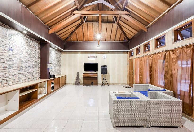 فندق Losmen Yosi Carita