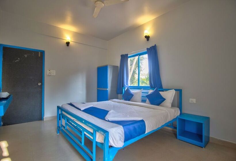 فندق Mandrem Retreat Beach Resort