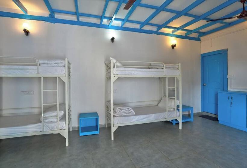 فندق Mandrem Retreat Beach Resort