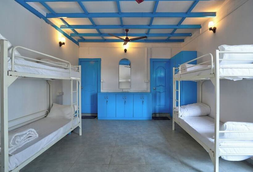 فندق Mandrem Retreat Beach Resort