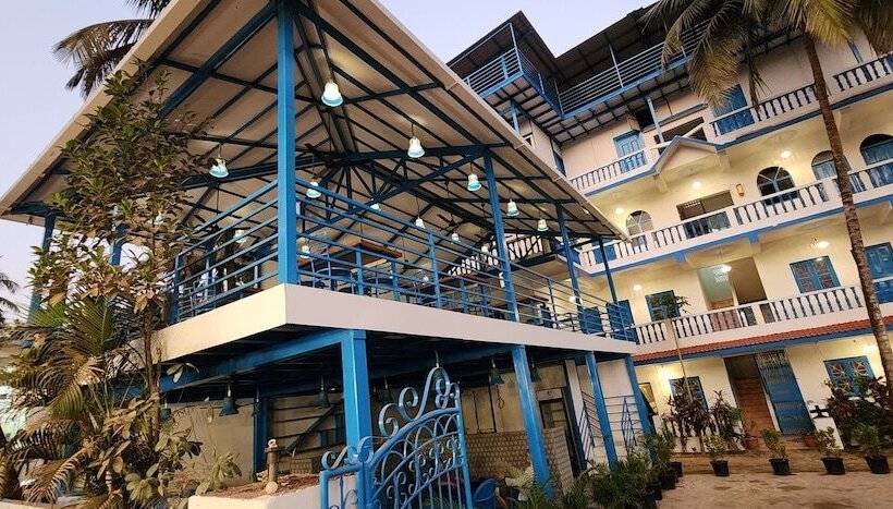 فندق Mandrem Retreat Beach Resort