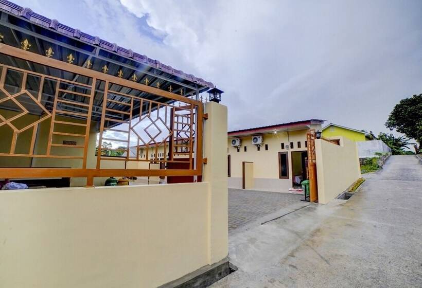 فندق Reddoorz At Shine Guest House Tebing Tinggi