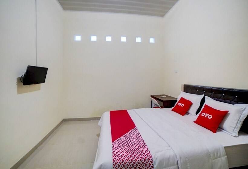 فندق Reddoorz At Shine Guest House Tebing Tinggi