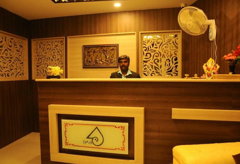 فندق Platinum Arrow Hub