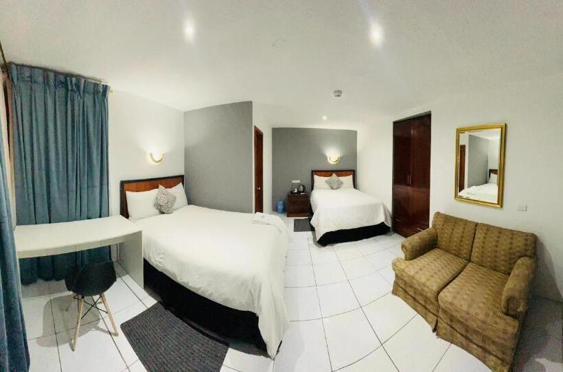 Accel Hotel La Quinta