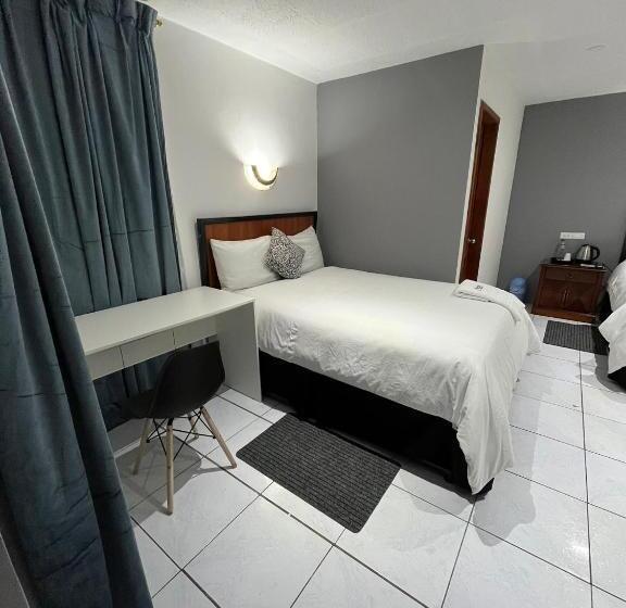 Accel Hotel La Quinta