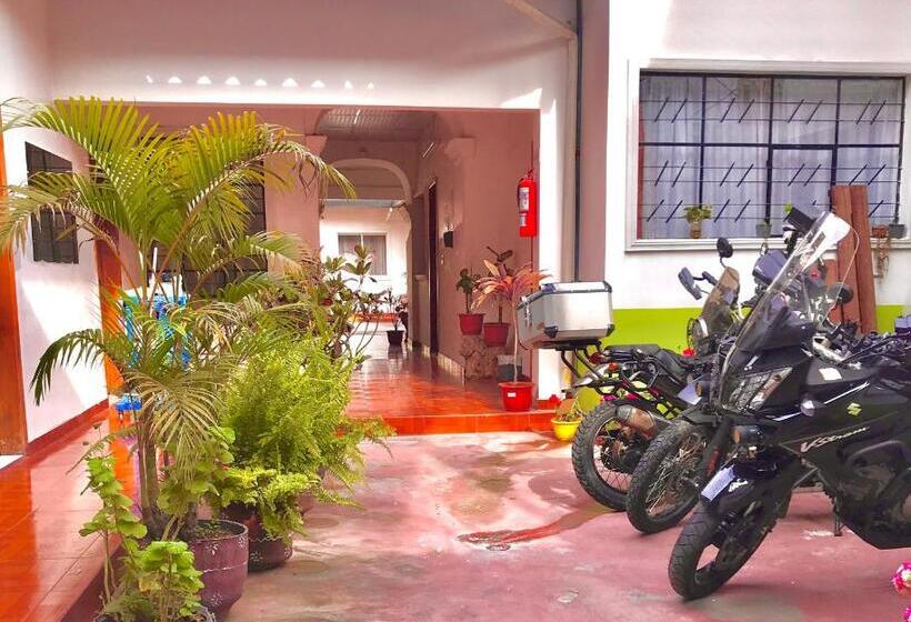 Accel Hotel La Quinta