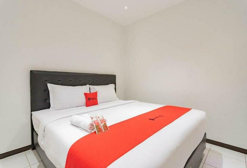 호텔 Reddoorz Plus @ Pakuan Residence Tajur