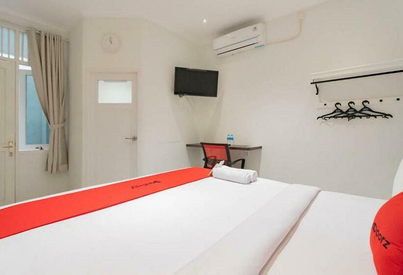 호텔 Reddoorz Plus @ Pakuan Residence Tajur