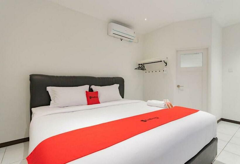 호텔 Reddoorz Plus @ Pakuan Residence Tajur
