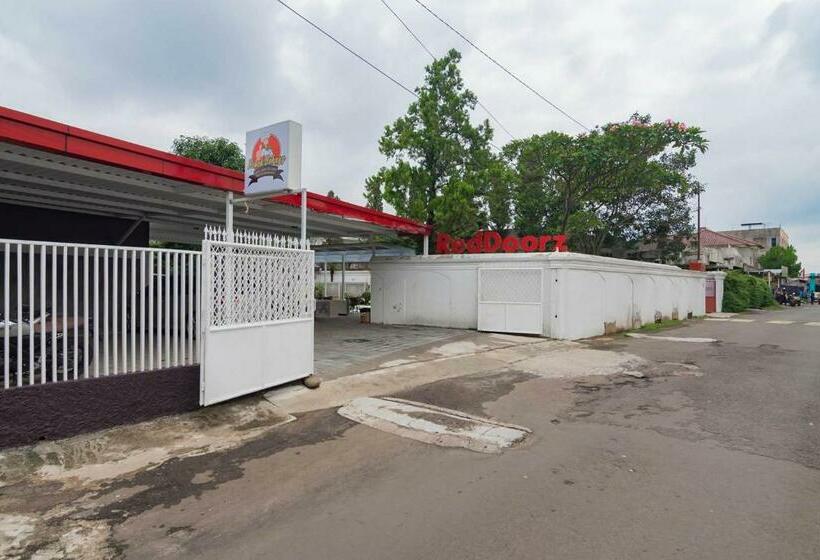 호텔 Reddoorz Plus @ Pakuan Residence Tajur