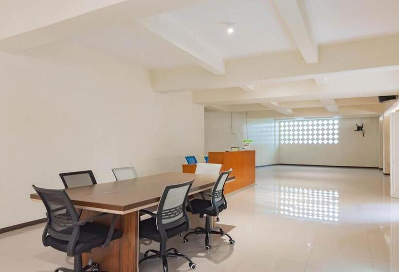 호텔 Reddoorz Plus @ Pakuan Residence Tajur