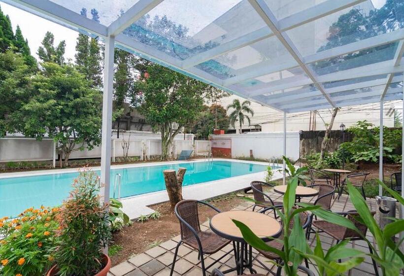 호텔 Reddoorz Plus @ Pakuan Residence Tajur