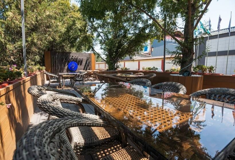 Szálloda Roadside By Khorrot