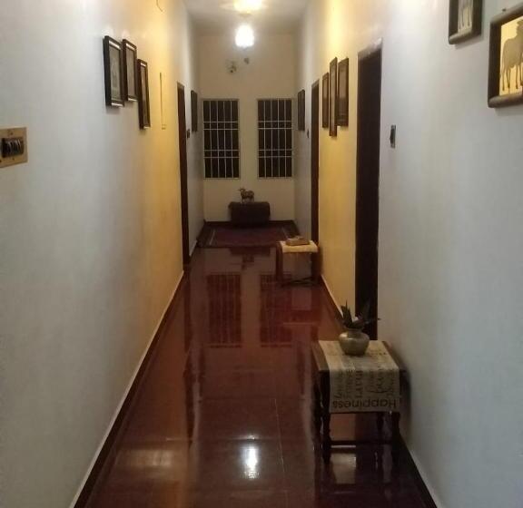 Отель Tanjore Inn