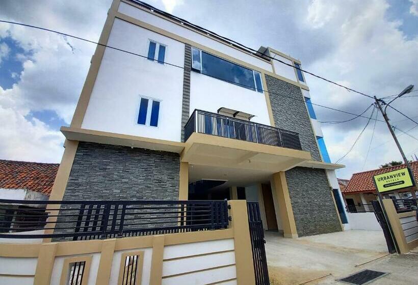 Urbanview Hotel Ephe Palembang