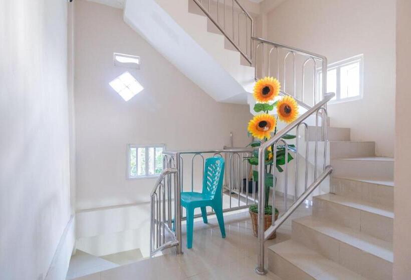 Urbanview Hotel Lumendiva 2 Palembang By Reddoorz