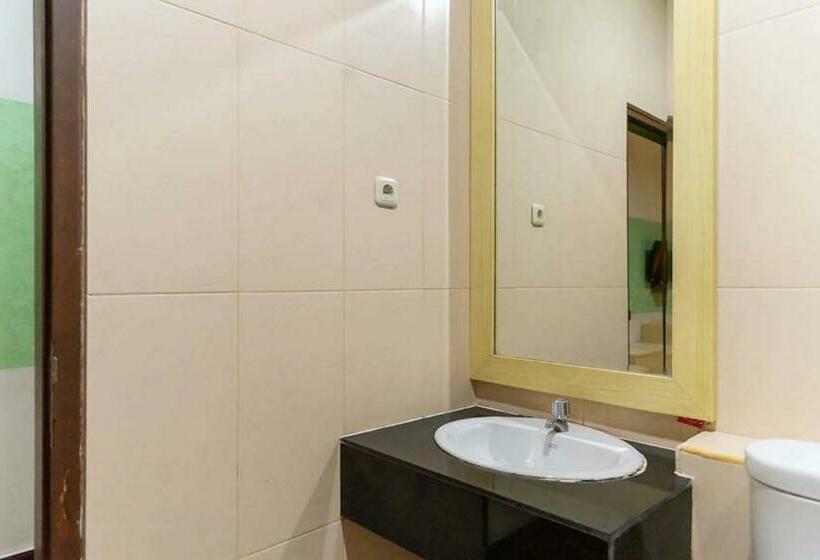 בית מלון כפרי Urbanview  Raja Jambi