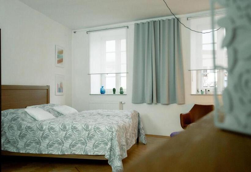 پانسیون Boutique Hotel U Zvonku