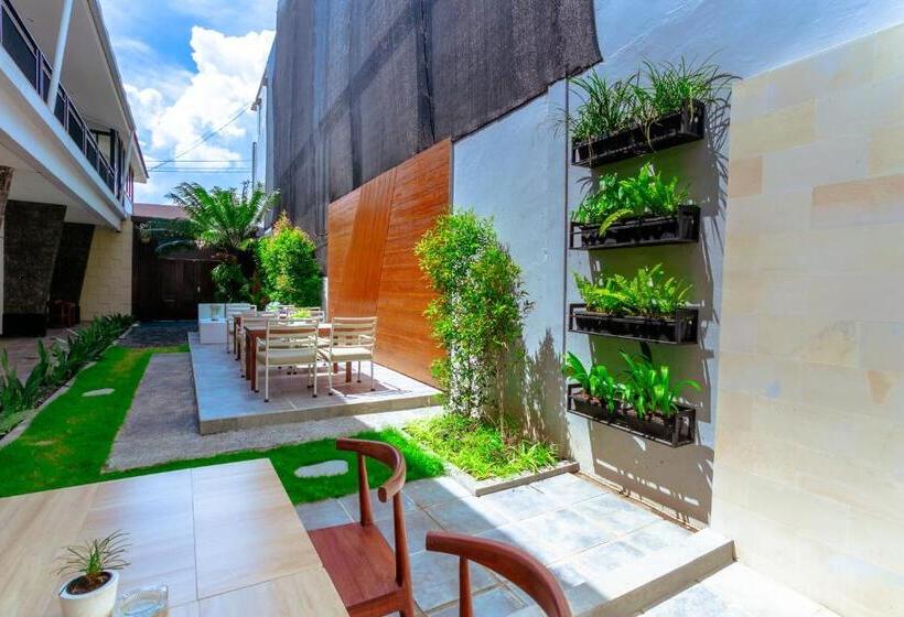 بنسيون Lega Legi Town House Seminyak By The Lavana