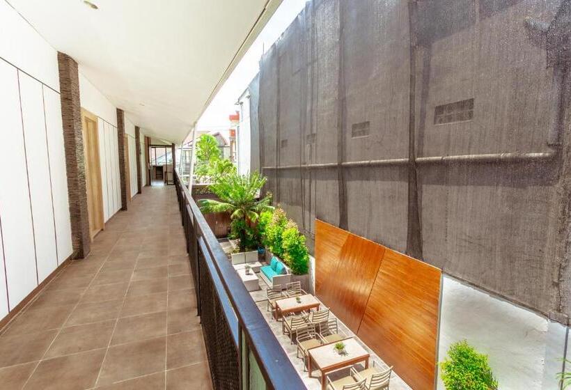 بنسيون Lega Legi Town House Seminyak By The Lavana