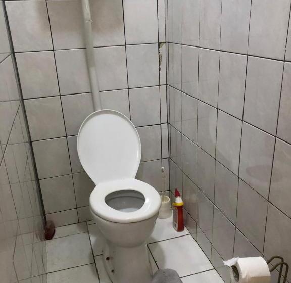 پانسیون Room In Guest Room   Logerthine Cambridge Suriname