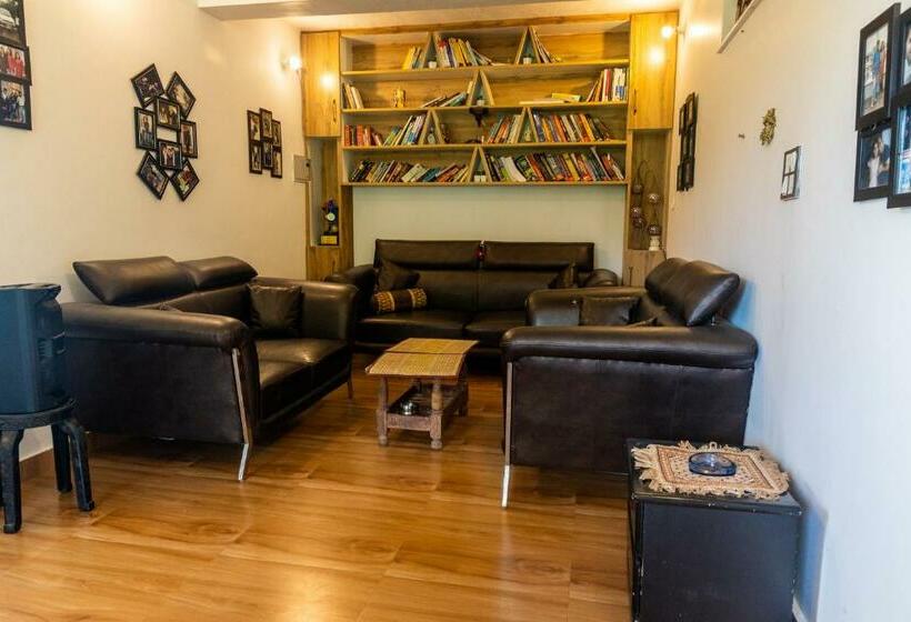 פנסיון Tatva Veda Homestay & Hostel