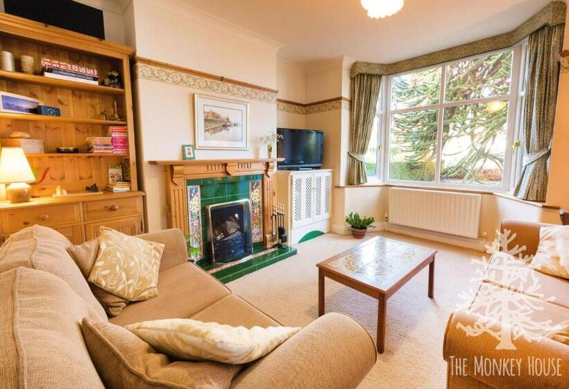 The Monkey House B&b