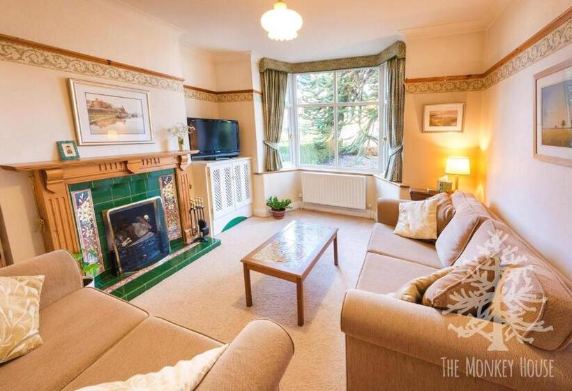 The Monkey House B&b