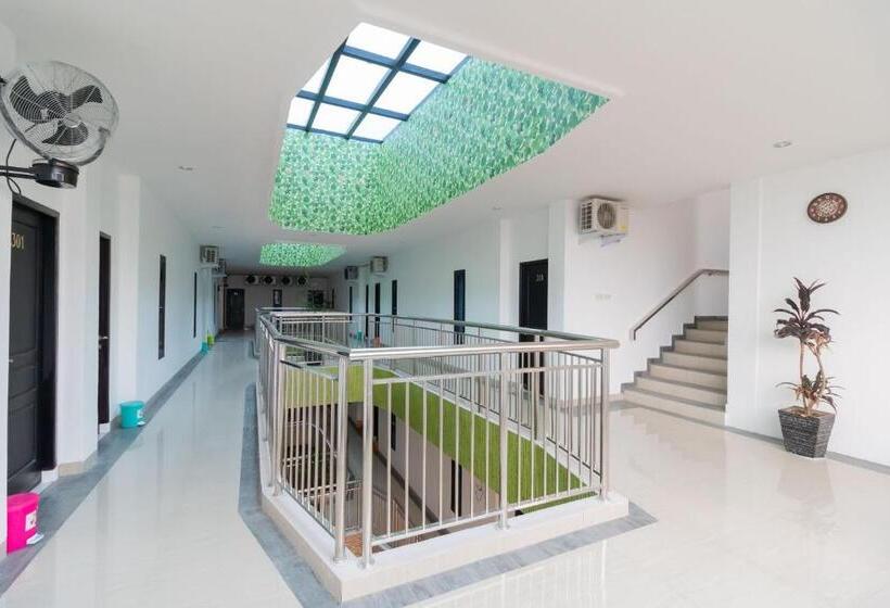 Urbanview Hotel Ephe Palembang