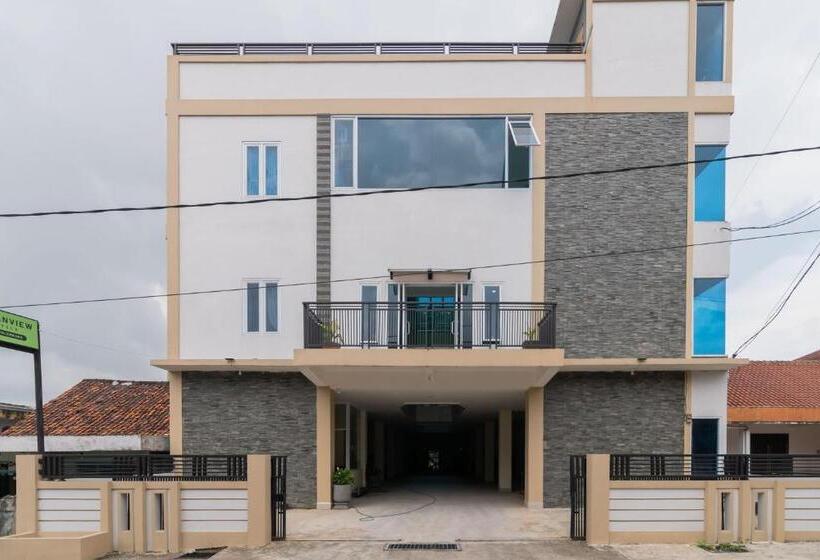 Urbanview Hotel Ephe Palembang