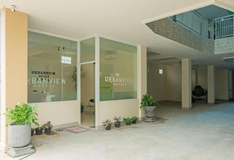 Urbanview Hotel Ephe Palembang